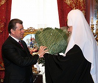 Состоялась встреча Святейшего Патриарха Московского и всея Руси Алексия II с губернатором Ярославской области С.А.Вахруковым