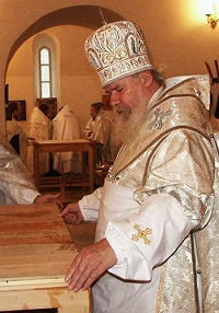 Святейший Патриарх Алексий совершил великое освящение храма св. Архистратига Михаила при клиниках на Девичьем Поле в Москве