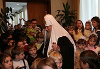 Предстоятель Русской Церкви принял участие в детском Рождественском празднике в Государственном Кремлевском дворце