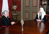 Состоялась встреча Святейшего Патриарха Алексия с послом Украины Н. П. Белоблоцким