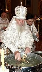 В праздник Крещения Господня Святейший Патриарх Алексий совершил богослужения в кафедральном Богоявленском соборе г. Москвы