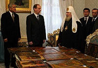 Директор ФСБ Н.П.Патрушев передал Предстоятелю Русской Православной Церкви иконы, изъятые у контрабандистов