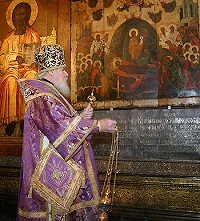 В день памяти святителя Феогноста, Митрополита всея Руси, Святейший Патриарх Алексий совершил Божественную литургию Преждеосвященных Даров в Успенском соборе Кремля