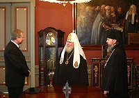 Состоялась встреча Святейшего Патриарха Московского и всея Руси Алексия II c директором Федеральной службы РФ по контролю за оборотом наркотиков В.В.Черкесовым