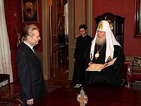 Состоялась встреча Святейшего Патриарха Алексия с главным редактором газеты «Труд» А.С.Потаповым