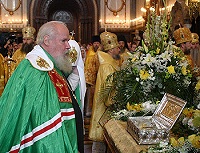 В день 45-летия архиерейской хиротонии Святейший Патриарх Алексий совершил Божественную литургию в храме Христа Спасителя