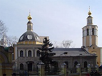 В канун праздника Сретения Господня Святейший Патриарх совершил Всенощное бдение в московском храме Всех Святых на Соколе