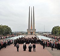 Святейший Патриарх Кирилл принял участие в торжественной церемонии открытия Витебской Площади Победы