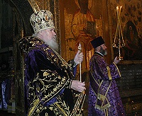 В день памяти святителя Ермогена Святейший Патриарх совершил Божественную литургию Преждеосвященных Даров в Успенском соборе Московского Кремля