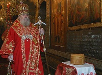 Святейший Патриарх Алексий совершил богослужение в Успенском соборе Кремля и удостоил Патриарших наград клириков города Москвы