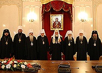 В Петербурге под председательством Святейшего Патриарха Кирилла проходит заседание Священного Синода Русской Православной Церкви