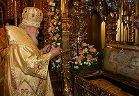 В канун Дня своего тезоименитства Святейший Патриарх Алексий совершил Всенощное бдение в Богоявленском соборе Москвы