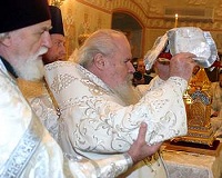 Святейший Патриарх освятил храм Архангела Михаила в Овчинниках и совершил Божественную литургию в новоосвященном храме