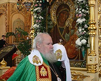 В праздник Иверской иконы Божией Матери Предстоятель Русской Церкви совершил богослужение на Патриаршем подворье Николо-Перервинского монастыря