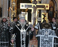 Святейший Патриарх совершил утреню с чтением 12-ти Евангелий Страстей Христовых