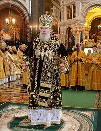 По случаю 16-й годовщины интронизации Святейший Патриарх Московский и всея Руси Алексий II совершил Божественную литургию в Храме Христа Спасителя