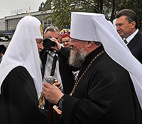 Святейший Патриарх Кирилл ответил на вопросы журналистов в аэропорту Донецка