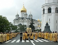 Нуждается ли богослужение в переводе с церковно-славянского на русский? (комментарий в свете веры)