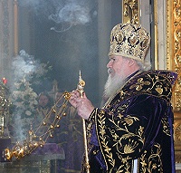 В день памяти св. Алексия, Человека Божия, Предстоятель Русской Церкви совершил Божественную литургию Преждеосвященных Даров и молебен в храме Тихвинской иконы Божией Матери в Алексеевском