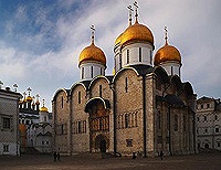 В праздник Успения Пресвятой Богородицы Святейший Патриарх Кирилл совершил Божественную литургию в Успенском соборе Московского Кремля