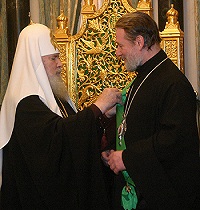 Святейший Патриарх Алексий вручил Блаженнейшему Митрополиту Христофору орден преподобного Сергия Радонежского, I степени