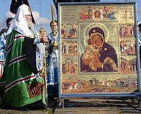 В день праздника Рождества Богородицы Святейший Патриарх совершил Божественную литургию в храме преп. Сергия Радонежского на Куликовом поле и возглавил торжества, посвященные 625-летию исторического сражения