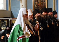 Перед возвращением в Москву Святейший Патриарх Алексий совершил молебен в Благовещенском храме Риги