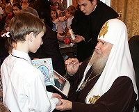 Его Святейшество принял участие в детском Рождественском празднике, состоявшемся в Свято-Даниловом монастыре