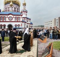Святейший Патриарх Кирилл освятил закладные камни 10 храмов, которые будут возведены в столице Кузбасса