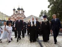 Святейший Патриарх Кирилл и С.С. Собянин ознакомились с ходом реставрации колокольни храма на Софийской набережной в Москве