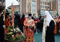 Святейший Патриарх Кирилл освятил закладной камень в основание храма Новомучеников и исповедников Российских в Сретенском монастыре