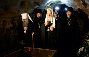 Предстоятель Русской Церкви посетил Псково-Печерский мужской монастырь