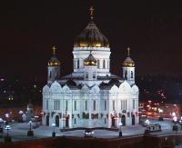 Перед началом ночного Рождественского богослужения Святейший Патриарх Кирилл в прямом эфире поздравил телезрителей с праздником