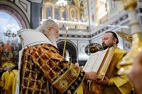 В канун дня памяти святителя Николая Чудотворца Предстоятель Русской Церкви совершил всенощное бдение в Храме Христа Спасителя