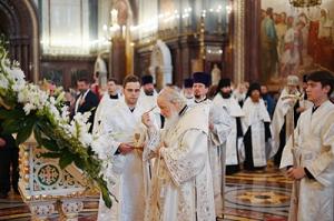 В канун праздника Преображения Господня Святейший Патриарх Кирилл совершил всенощное бдение в Храме Христа Спасителя