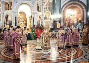 В канун Недели Крестопоклонной Святейший Патриарх Кирилл совершил всенощное бдение в Храме Христа Спасителя