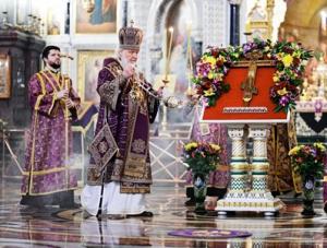 В канун Недели Крестопоклонной Святейший Патриарх Кирилл совершил всенощное бдение в Храме Христа Спасителя