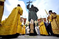 В День Крещения Руси Предстоятель Русской Церкви совершил молебен у памятника равноапостольному князю Владимиру в Москве