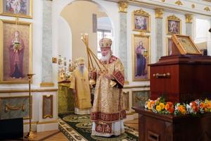 В день памяти благоверного князя Александра Невского Предстоятель Русской Церкви совершил Литургию в Александро-Невской лавре