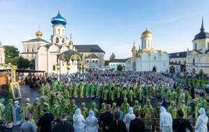 В канун праздника обретения мощей преподобного Сергия Радонежского Предстоятель Русской Церкви совершил всенощное бдение в Троице-Сергиевой лавре