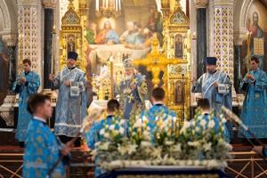 В канун праздника Успения Пресвятой Богородицы Предстоятель Русской Церкви совершил всенощное бдение в Храме Христа Спасителя