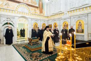 Члены Священного Синода совершили литию по архиепископу Чикагскому Петру